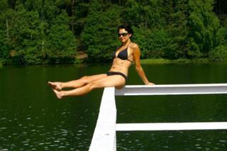 Anna Popek feet photo thumbnail
