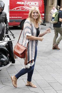 Holly Willoughby feet photo thumbnail