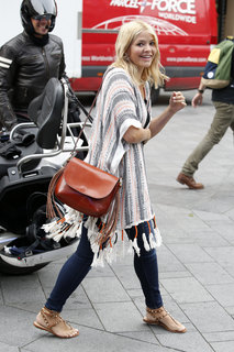 Holly Willoughby feet photo thumbnail