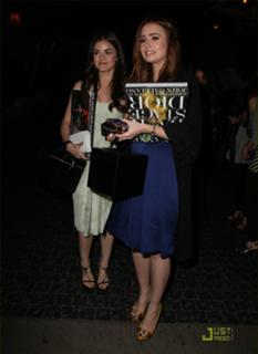Lily Collins feet photo thumbnail