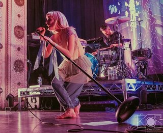 Aurora Aksnes feet photo thumbnail