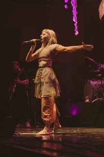 Aurora Aksnes feet photo thumbnail