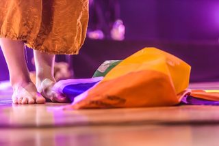 Aurora Aksnes feet photo thumbnail