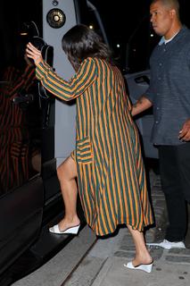 Selena Gomez feet photo thumbnail