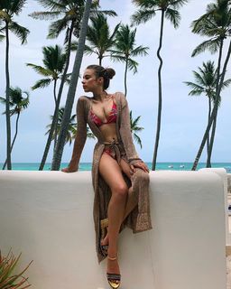 Xenia Tchoumitcheva feet photo thumbnail