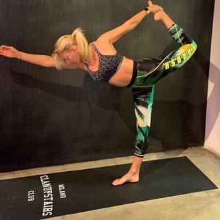 Federica Fontana feet photo thumbnail