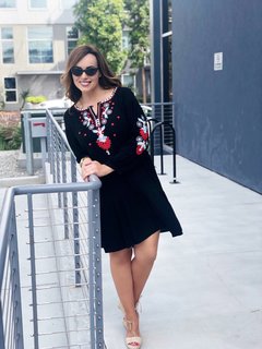 Lisa Robertson feet photo thumbnail