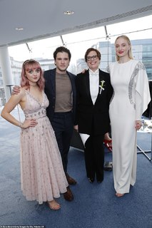 Maisie Williams feet photo thumbnail