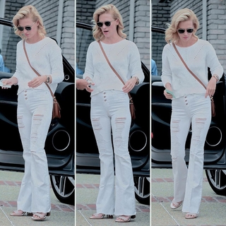 January Jones feet photo thumbnail