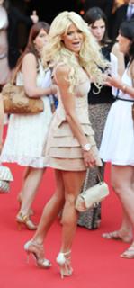 Victoria Silvstedt feet photo thumbnail