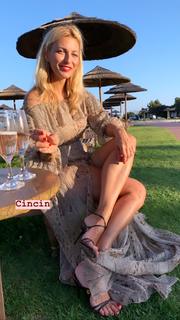 Federica Fontana feet photo thumbnail