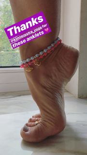 Kino MacGregor feet photo thumbnail
