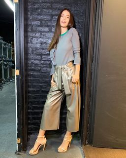 Zaira Nara feet photo thumbnail