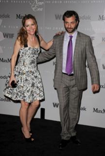 Leslie Mann feet photo thumbnail