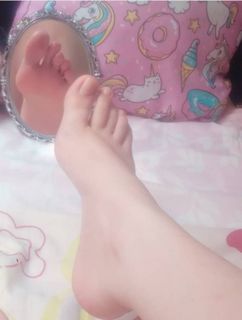 Isa Pes feet photo thumbnail