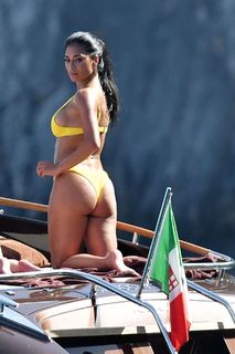 Nicole Scherzinger feet photo thumbnail