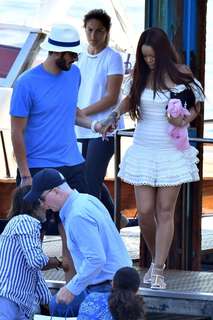 Rihanna feet photo thumbnail