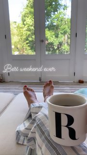 Lea Michele feet photo thumbnail
