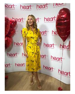 Amanda Holden feet photo thumbnail