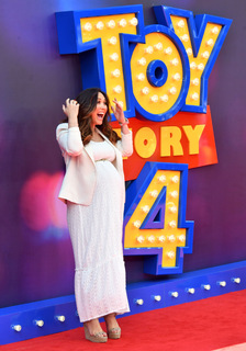Myleene Klass feet photo thumbnail