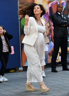 Myleene Klass feet photo thumbnail