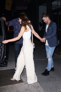 Jessica Biel feet photo thumbnail