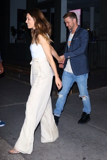 Jessica Biel feet photo thumbnail