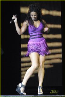 Jordin Sparks feet photo thumbnail