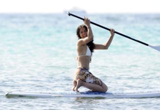 Michelle Rodriguez feet photo thumbnail