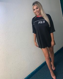 Chloe Ferry feet photo thumbnail