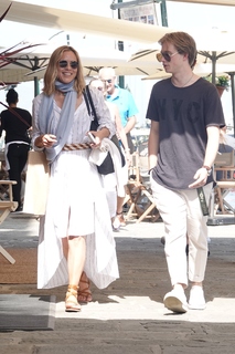 Maria Bello feet photo thumbnail