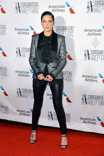 Halsey feet photo thumbnail