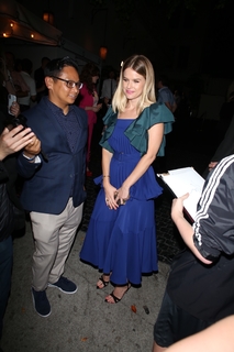 Alice Eve feet photo thumbnail