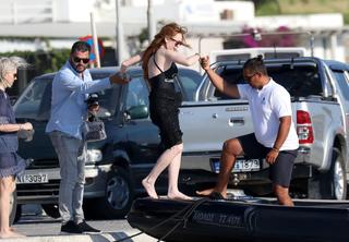 Lindsay Lohan feet photo thumbnail