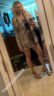 Ashley Fliehr feet photo thumbnail