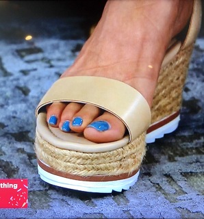 Courtney Khondabi feet photo thumbnail
