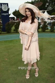 Aishwarya Rai Bachchan feet photo thumbnail