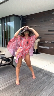 Anitta feet photo thumbnail