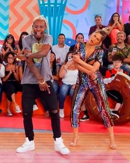 Lívia Andrade feet photo thumbnail