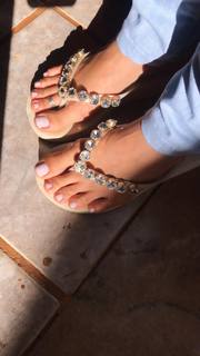 Alaine Crissiê feet photo thumbnail