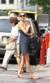 Kate Upton feet photo thumbnail