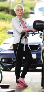 Helen Flanagan feet photo thumbnail