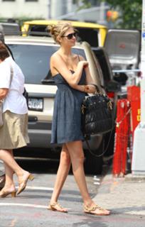 Kate Upton feet photo thumbnail