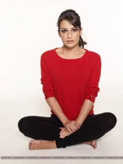 Lea Michele feet photo thumbnail