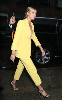 Sofia Richie feet photo thumbnail