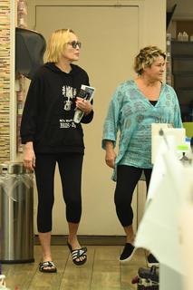 Sharon Stone feet photo thumbnail