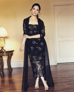 Tamannaah Bhatia feet photo thumbnail