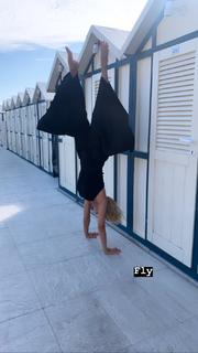 Federica Fontana feet photo thumbnail