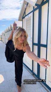 Federica Fontana feet photo thumbnail