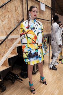 Gigi Hadid feet photo thumbnail